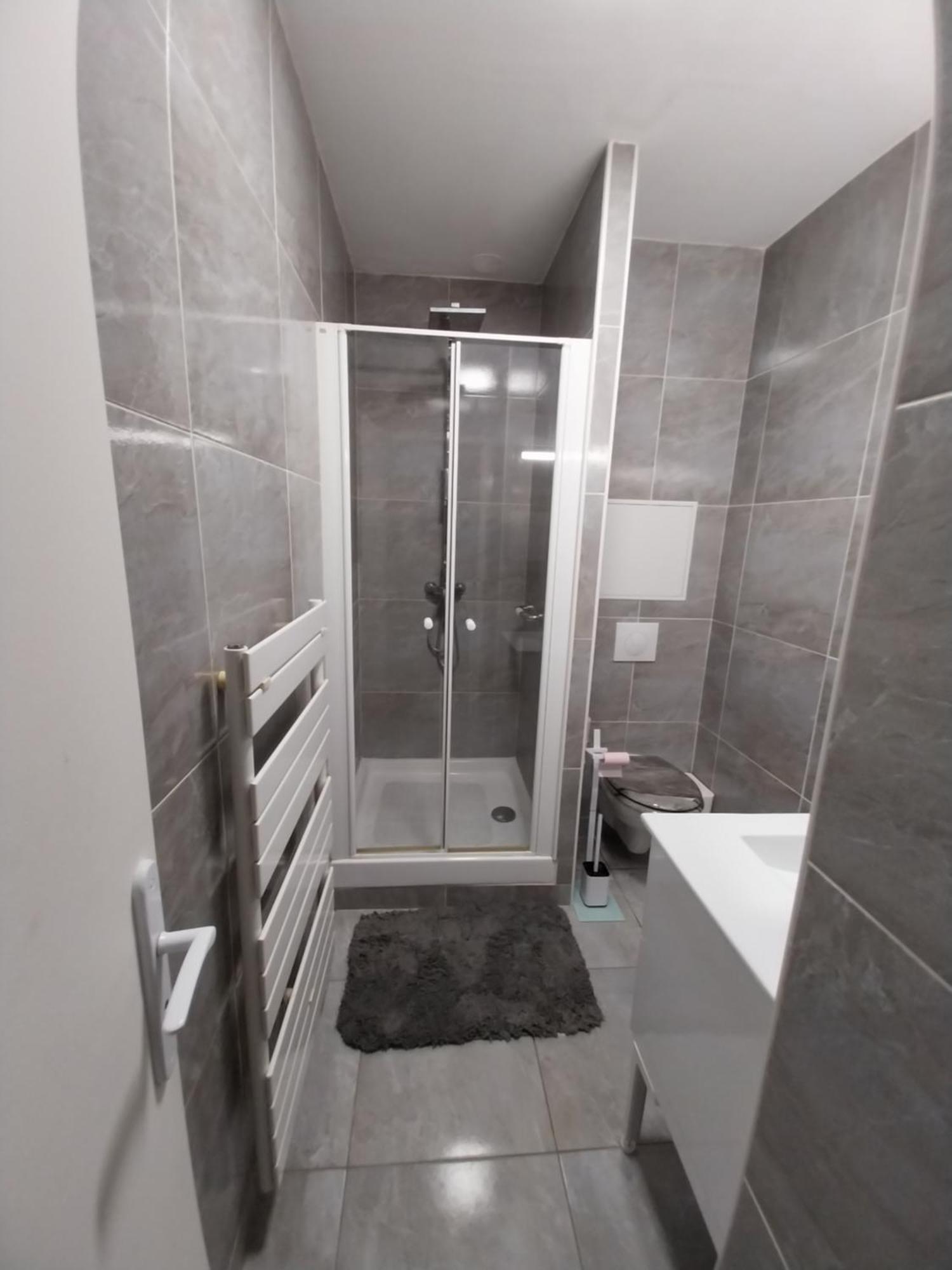 Appartement Gournay-Sur-Marne Apartment *